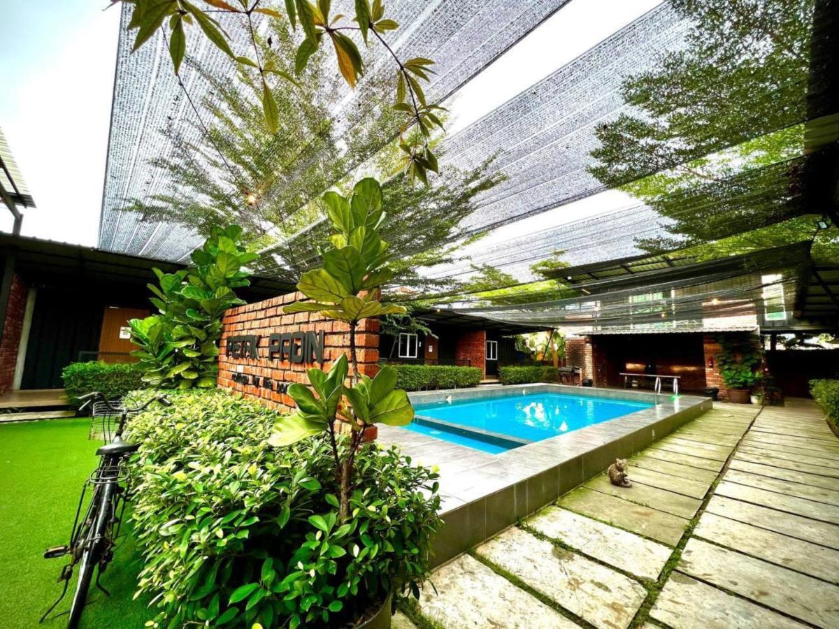 Petak Padin Cottage By The Pool, Kepala Batas  Exterior photo