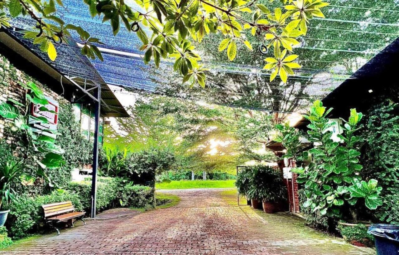 Petak Padin Cottage By The Pool, Kepala Batas  Exterior photo