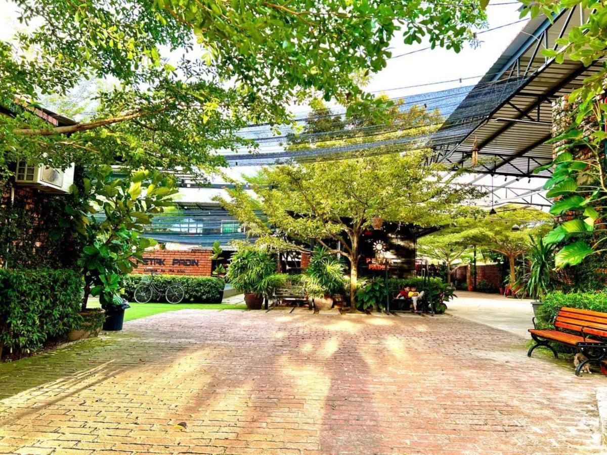 Petak Padin Cottage By The Pool, Kepala Batas  Exterior photo