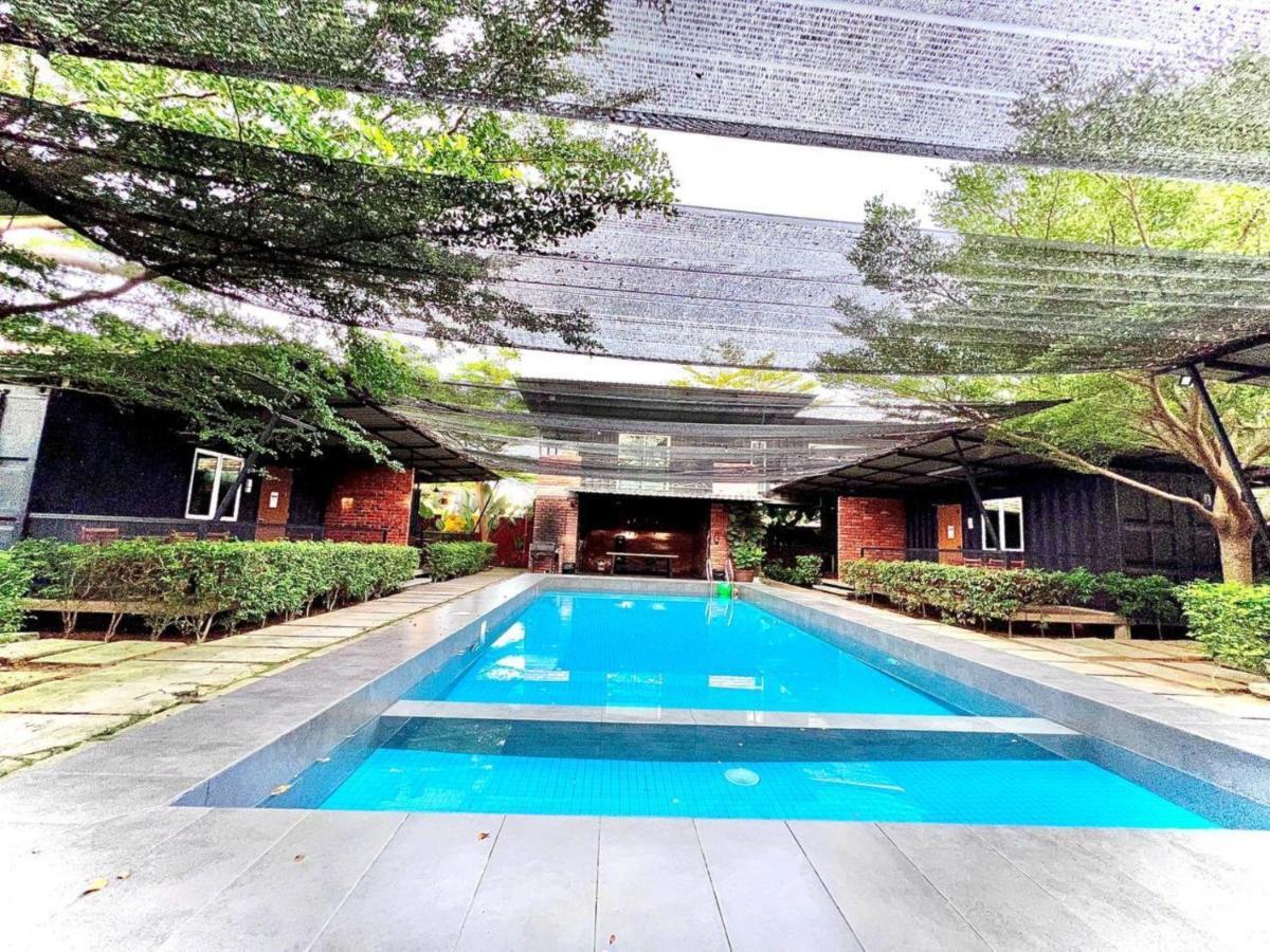 Petak Padin Cottage By The Pool, Kepala Batas  Exterior photo